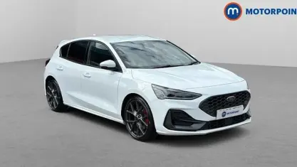 Used Ford Focus ST 280 HP (205 kW) 2023 White Hatchback