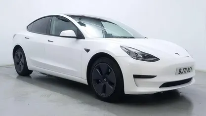 White Used 2021 Tesla Model 3 Standard Range Sedan | £16,600 (Fair price)