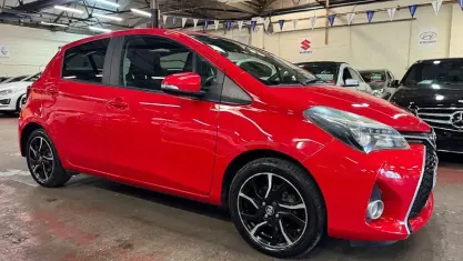 Used Toyota Yaris Design 99 HP (72 kW) 2016 Red Hatchback