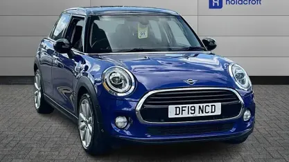 Used Mini Cooper Classic 136 HP (100 kW) 2019 Blue Hatchback