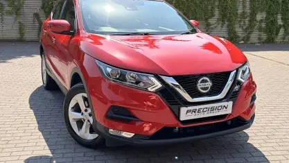 Used Nissan Qashqai Acenta Premium 140 HP (102 kW) 2019 Red SUV