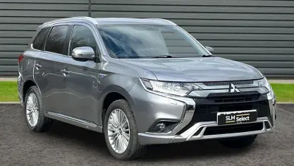 Begagnad Mitsubishi Outlander P-HEV 224 HK (164 kW) 2020 Kombi