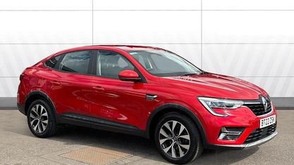 Begagnad Renault Arkana Iconic 145 HK (106 kW) 2022 Röd SUV
