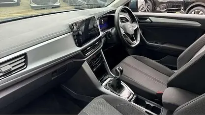 Used VW T-Roc Life 116 HP (85 kW) 2024 Blue SUV