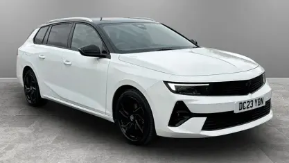 Used Vauxhall Astra 131 HP (96 kW) 2023 White Estate