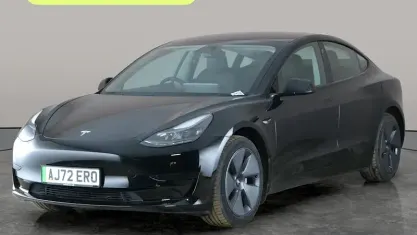Używany Tesla Model 3 RWD 208 kW (283 KM) 2022 Czarny Sedan/Limuzyna