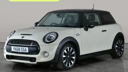Begagnad Mini Cooper S Exclusive 192 HK (141 kW) 2019 Vit Halvkombi