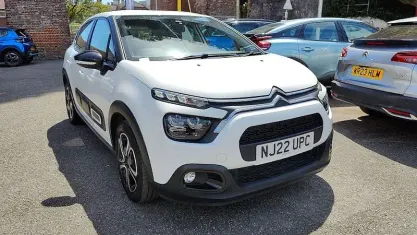 Used Citroën C3 PureTech 83 HP (61 kW) 2022 White Hatchback