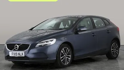 Used Volvo V40 R-Design 122 HP (89 kW) 2019 Blue Hatchback
