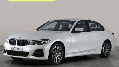 Begagnad BMW 330e M Sport 292 HK (214 kW) 2021 Vit Sedan