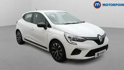 Used Renault Clio Evolution 90 HP (66 kW) 2023 White Hatchback