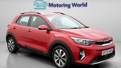 Begagnad Kia Stonic 101 HK (74 kW) 2023 Röd SUV