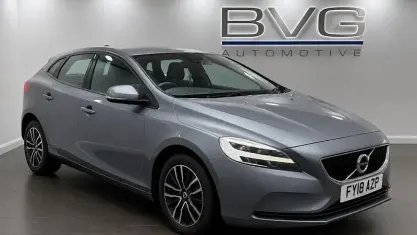 Second-hand Volvo V40 Momentum 122 CP (89 kW) 2018 Gri Hatchback