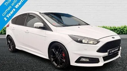 Used Ford Focus ST 185 HP (136 kW) 2015 White Hatchback