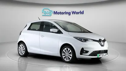 White Used 2022 Renault Zoe Version S Hatchback | £9,900 (Fair price)