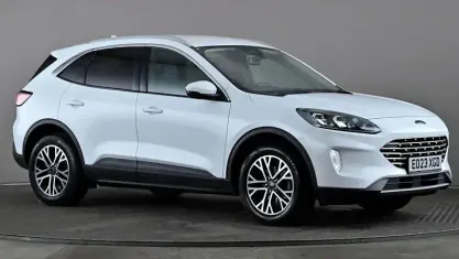 Used Ford Kuga Titanium 150 HP (110 kW) 2023 White SUV