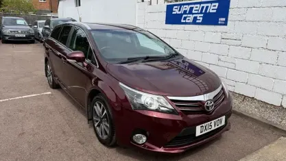 Used Toyota Avensis Business Edition 126 HP (92 kW) 2014 Red Estate