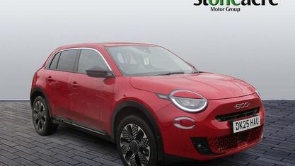 Used Fiat 600 La Prima 134 HP (98 kW) 2025 Red SUV