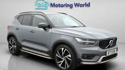 Usado Volvo XC40 R-Design Pro 163 HP (119 kW) 2021 Cinzento SUV