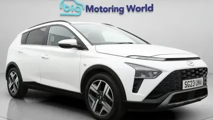 Begagnad Hyundai Bayon Premium 120 HK (88 kW) 2023 Vit SUV
