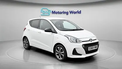 Used Hyundai i10 67 HP (49 kW) 2019 White Hatchback