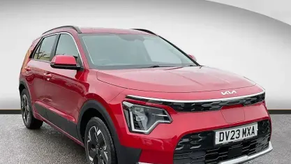 Used Kia Niro 150 kW (204 HP) 2023 Red SUV