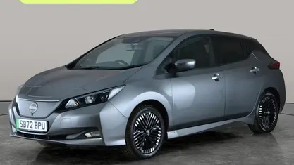 Begagnad Nissan Leaf N-Connecta 110 kW (150 HK) 2025 Halvkombi