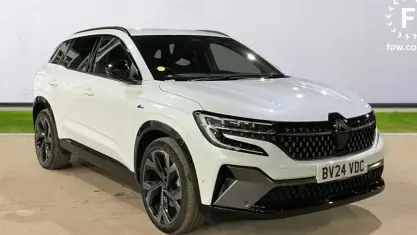 Used Renault Austral Techno Esprit Alpine 200 HP (147 kW) 2024 White SUV