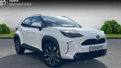White Used 2024 Toyota Yaris Hybrid Design Estate | £22,992 (Super price)