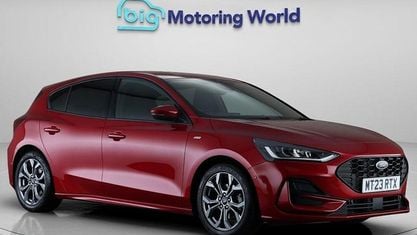Usado Ford Focus ST-Line 125 CV (91 kW) 2023 Rojo Utilitario
