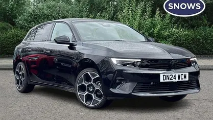 Black Used 2024 Vauxhall Astra Ultimate Hatchback | £18,203 (Fair price)