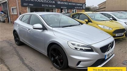 Second-hand Volvo V40 R-Design 120 CP (88 kW) 2019 Hatchback