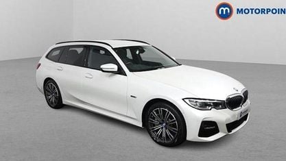 Begagnad BMW 330e M Sport 292 HK (214 kW) 2021 Vit Kombi