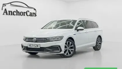 Used VW Passat GTE 218 HP (160 kW) 2022 White Estate