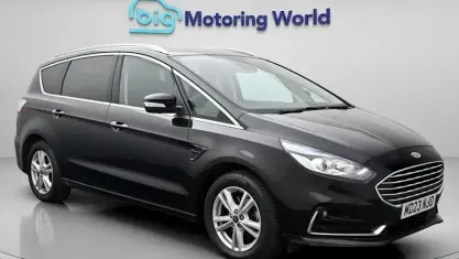 Used Ford S-MAX Titanium 190 HP (139 kW) 2022 Black MPV