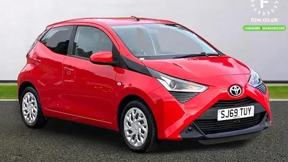 Used Toyota Aygo X-play 72 HP (52 kW) 2019 Hatchback