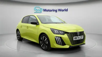 Used Peugeot 208 Allure 101 HP (74 kW) 2024 Yellow Hatchback