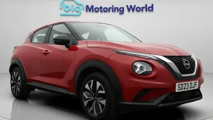 Usado Nissan Juke Acenta 114 HP (83 kW) 2023 Vermelho SUV