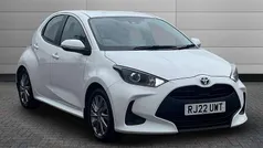White Used 2022 Toyota Yaris Hybrid Hatchback | £15,495 (Fair price)