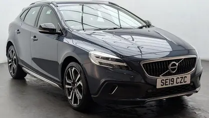 Blue Used 2019 Volvo V40 Hatchback | £11,550 (Fair price)