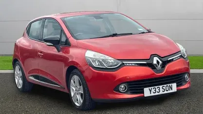 Used Renault Clio Dynamique 90 HP (66 kW) 2015 Red Hatchback