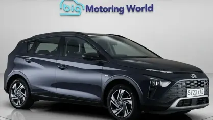 Begagnad Hyundai Bayon SE 101 HK (74 kW) 2023 Grå SUV