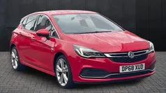 Red Used 2018 Vauxhall Astra SRi Hatchback | £9,499 (Fair price)