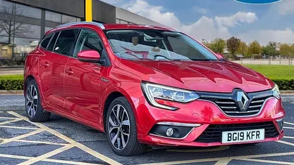 Used Renault Mégane GrandTour Iconic 140 HP (102 kW) 2019 Red  Estate
