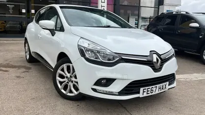 Used Renault Clio Dynamique 75 HP (55 kW) 2017 White Hatchback