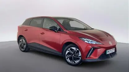 Begagnad MG MG4 EV Trophy 150 kW (204 HK) 2025 Halvkombi