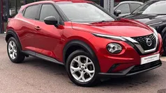 Fujisunset red Used 2020 Nissan Juke N-Connecta SUV | £13,950 (Fair price)