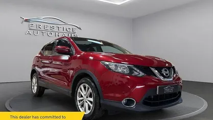Used Nissan Qashqai Acenta+ 110 HP (80 kW) 2015 Red SUV