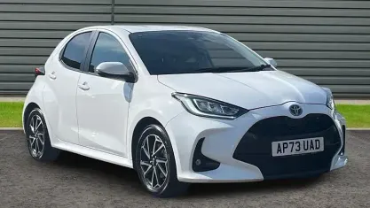 Used Toyota Yaris Design 116 HP (85 kW) 2024 White Hatchback