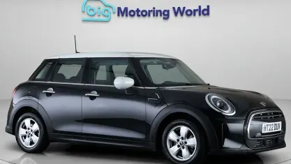 Used Mini Cooper Classic 136 HP (100 kW) 2022 Black Hatchback